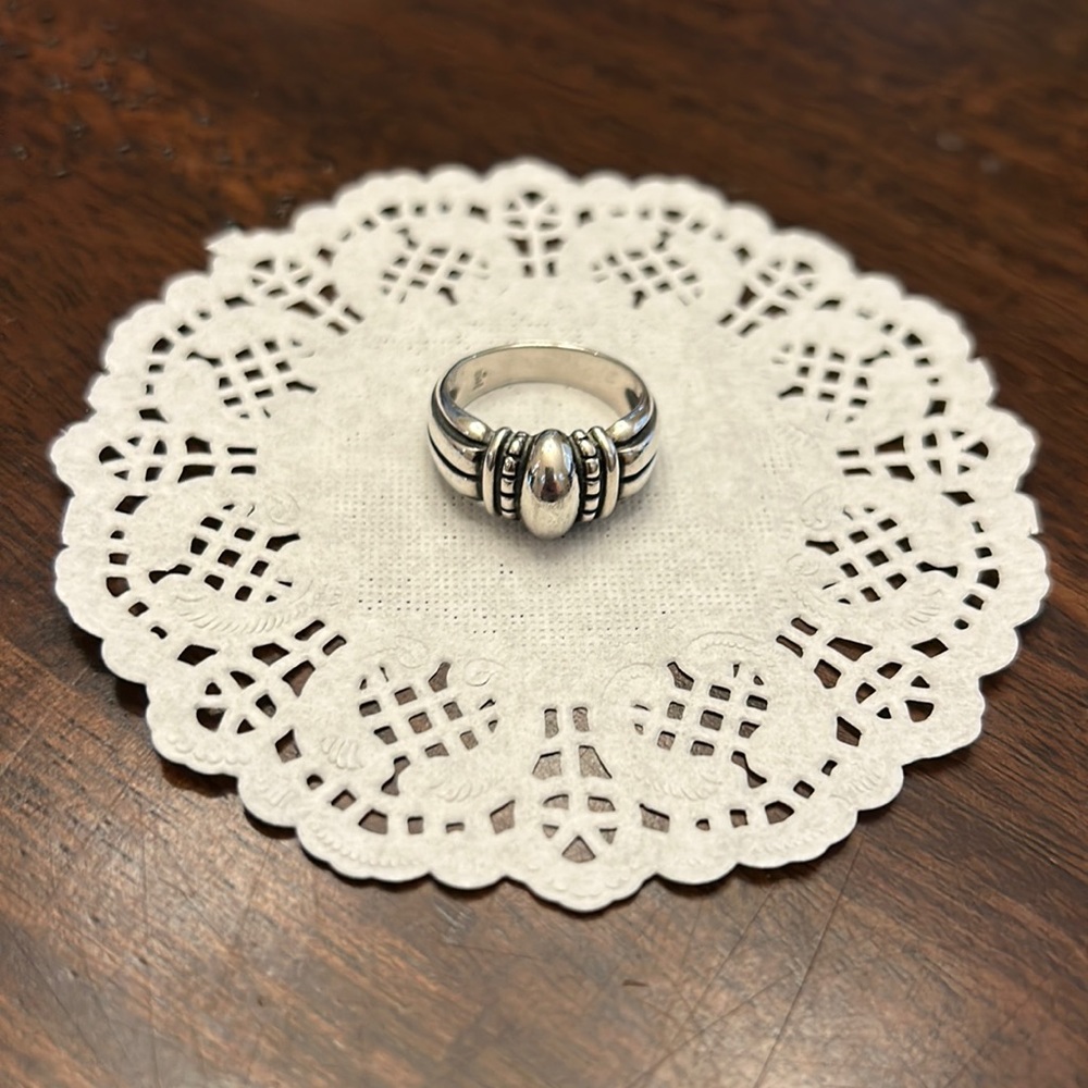 Retired James Avery silver ring